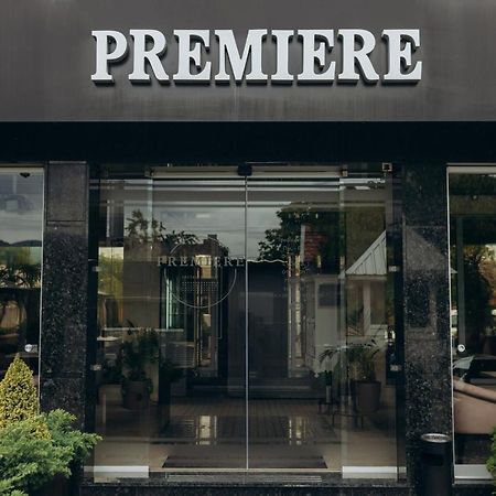 Premiere Hotel Chust Exterior foto